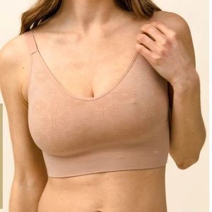 Brawyn Essential Busty Bra. Soft merino wool